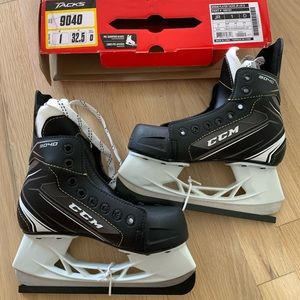 NEW Youth Ice Hockey Skates CCM Tacks 9040 size 1